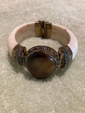 Faux ivory & tiger eye hinged bracelet